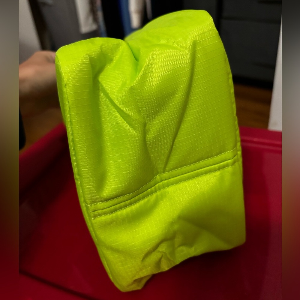 Vera Bradley Lime Green Lunch Bag - NWT - Picture 4 of 7
